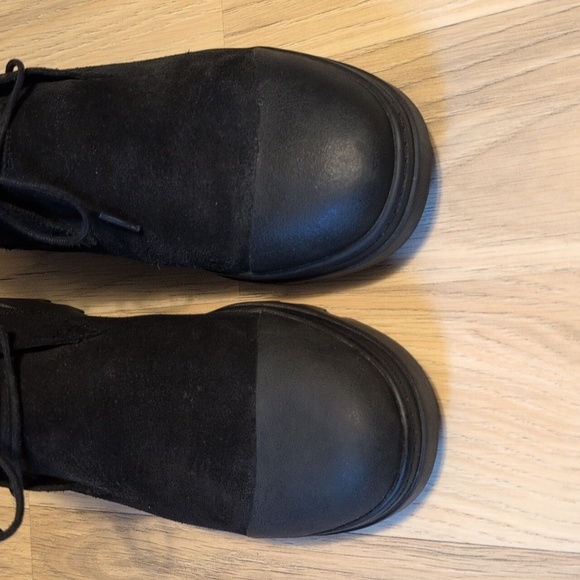 Eileen Fisher Reese waterproof Lace Up suede bootie Black Rubber Toe Lug Heel 9 - Picture 3 of 11